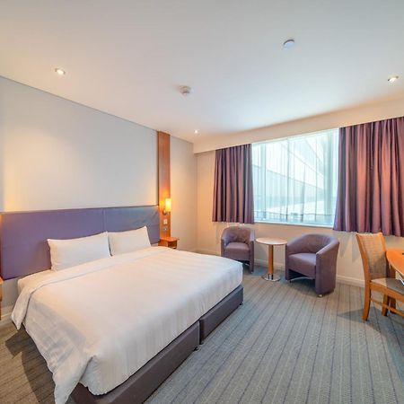 Premier Inn Abu Dhabi Airport Business Park Eksteriør bilde