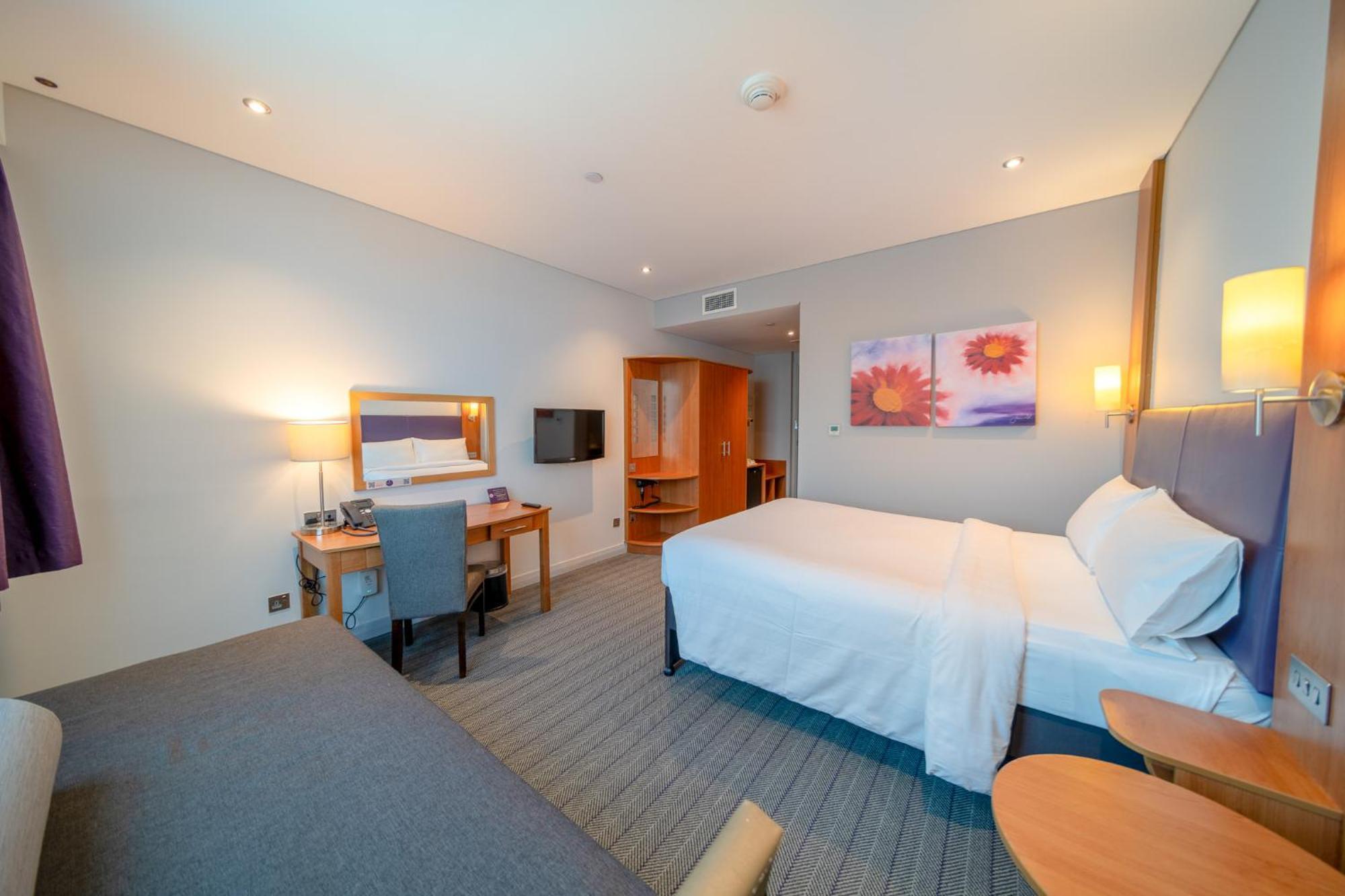 Premier Inn Abu Dhabi Airport Business Park Eksteriør bilde