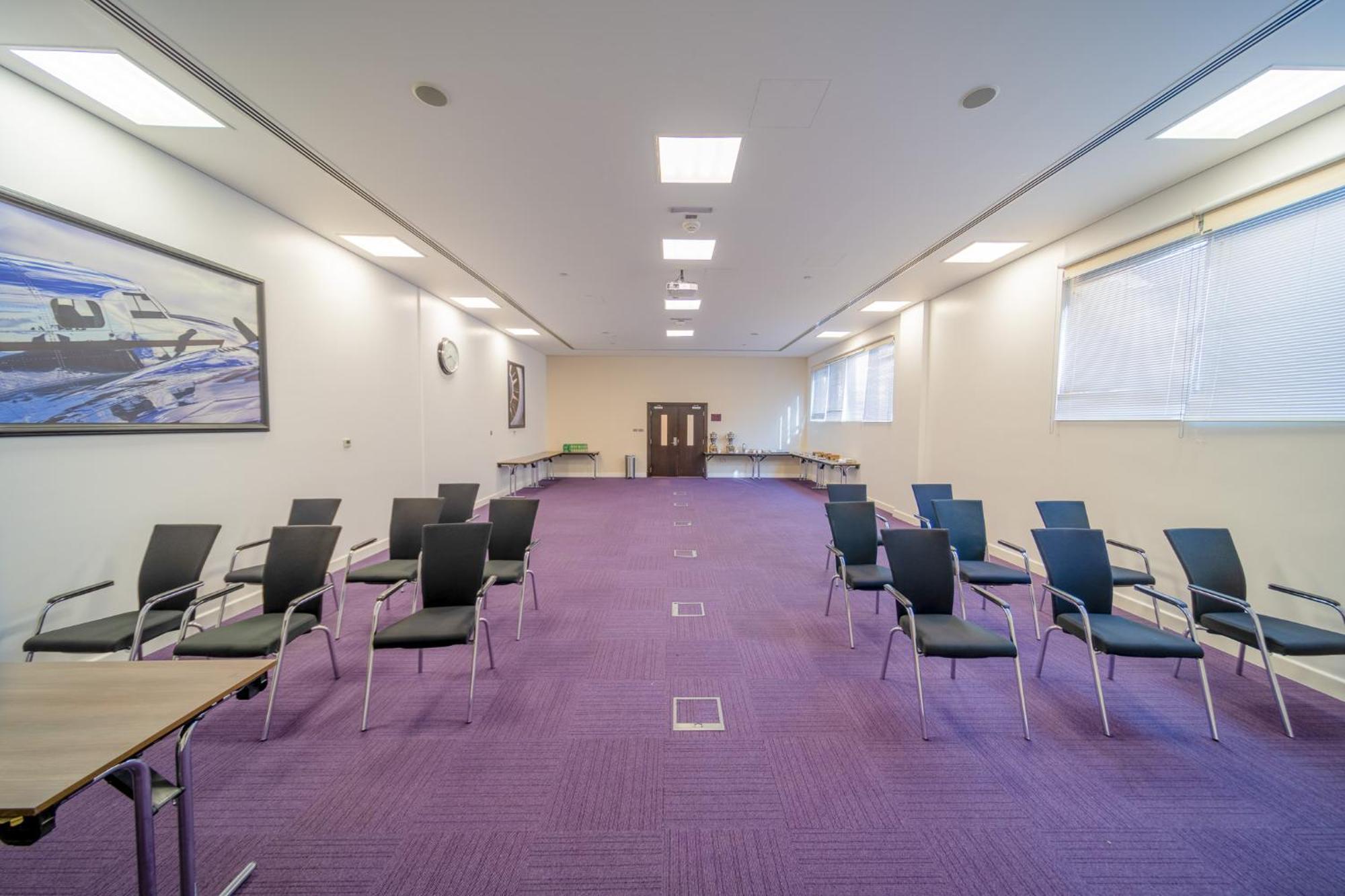 Premier Inn Abu Dhabi Airport Business Park Eksteriør bilde