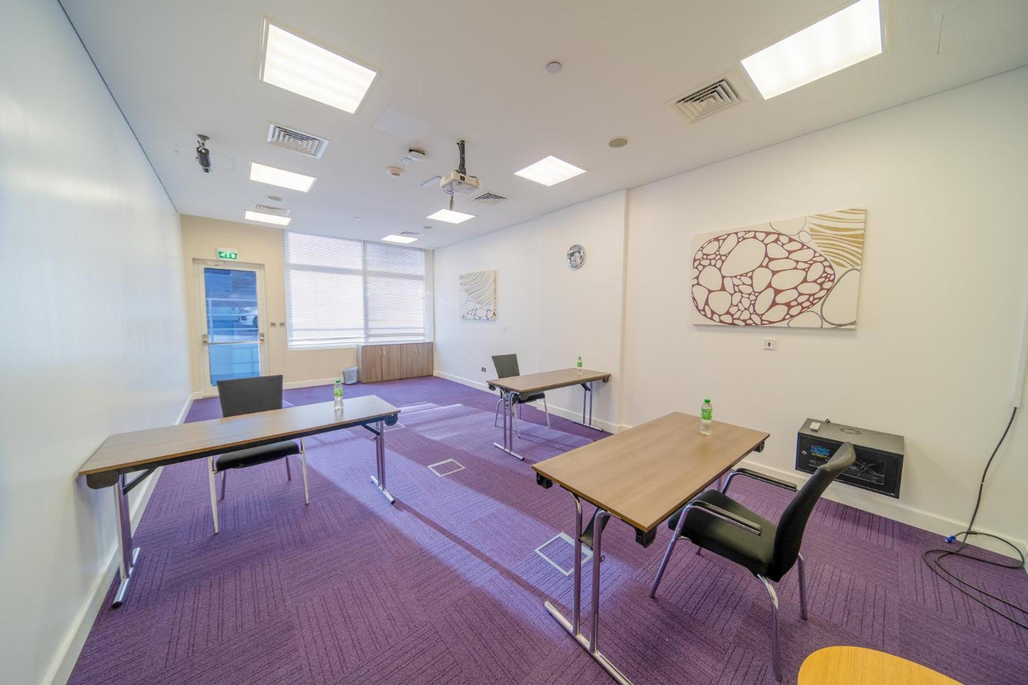 Premier Inn Abu Dhabi Airport Business Park Eksteriør bilde