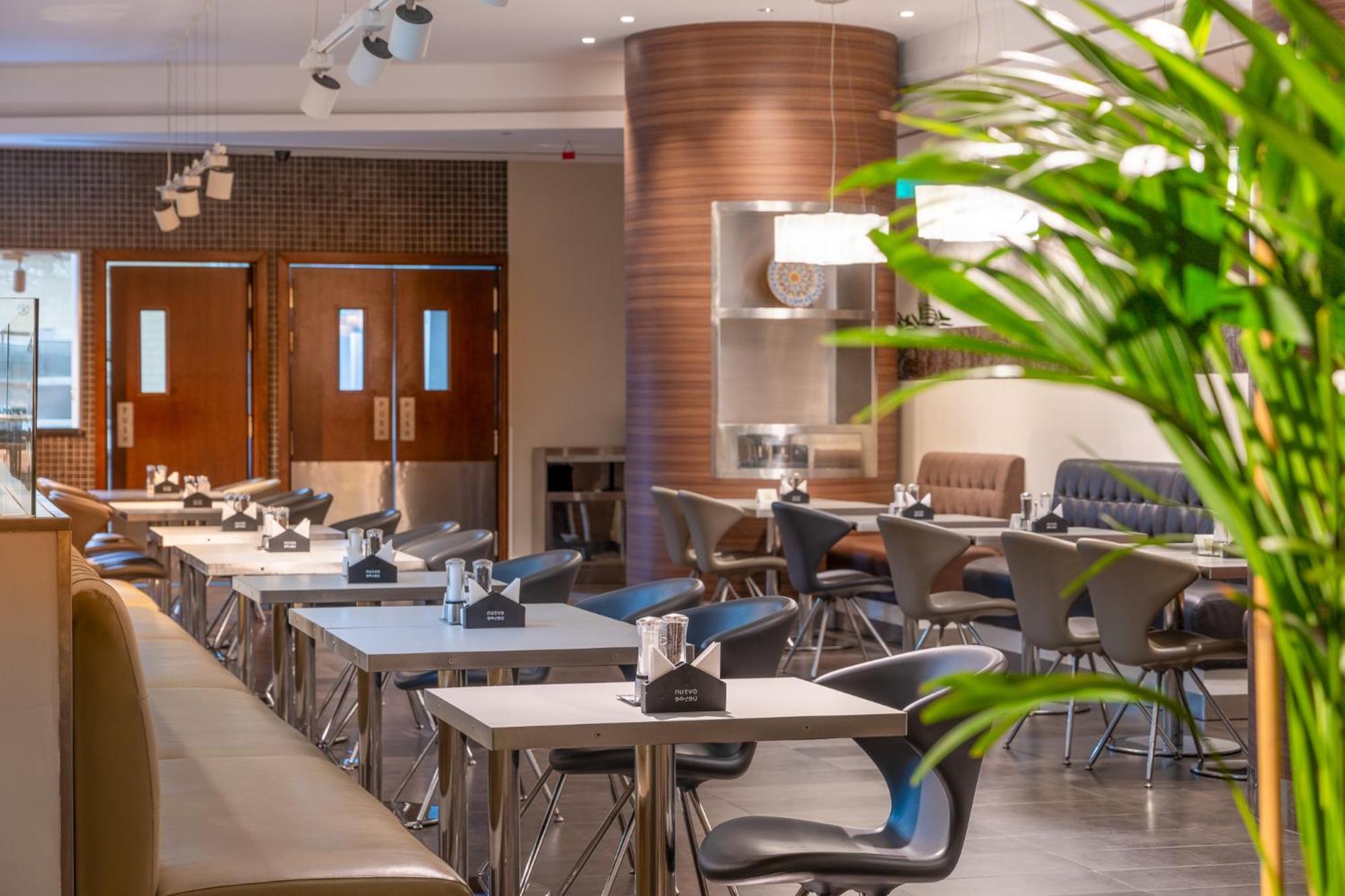 Premier Inn Abu Dhabi Airport Business Park Eksteriør bilde
